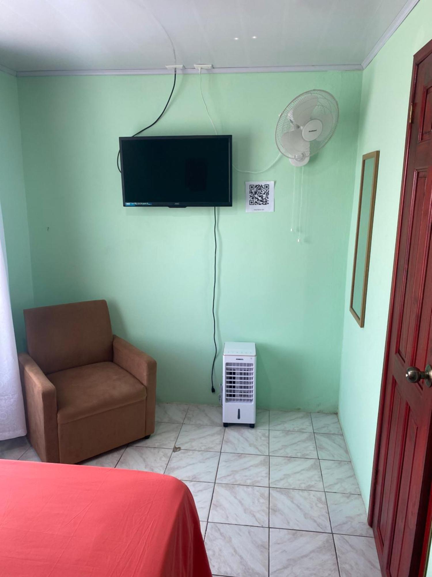 Hostel Casa Marina Puerto Limon Bagian luar foto