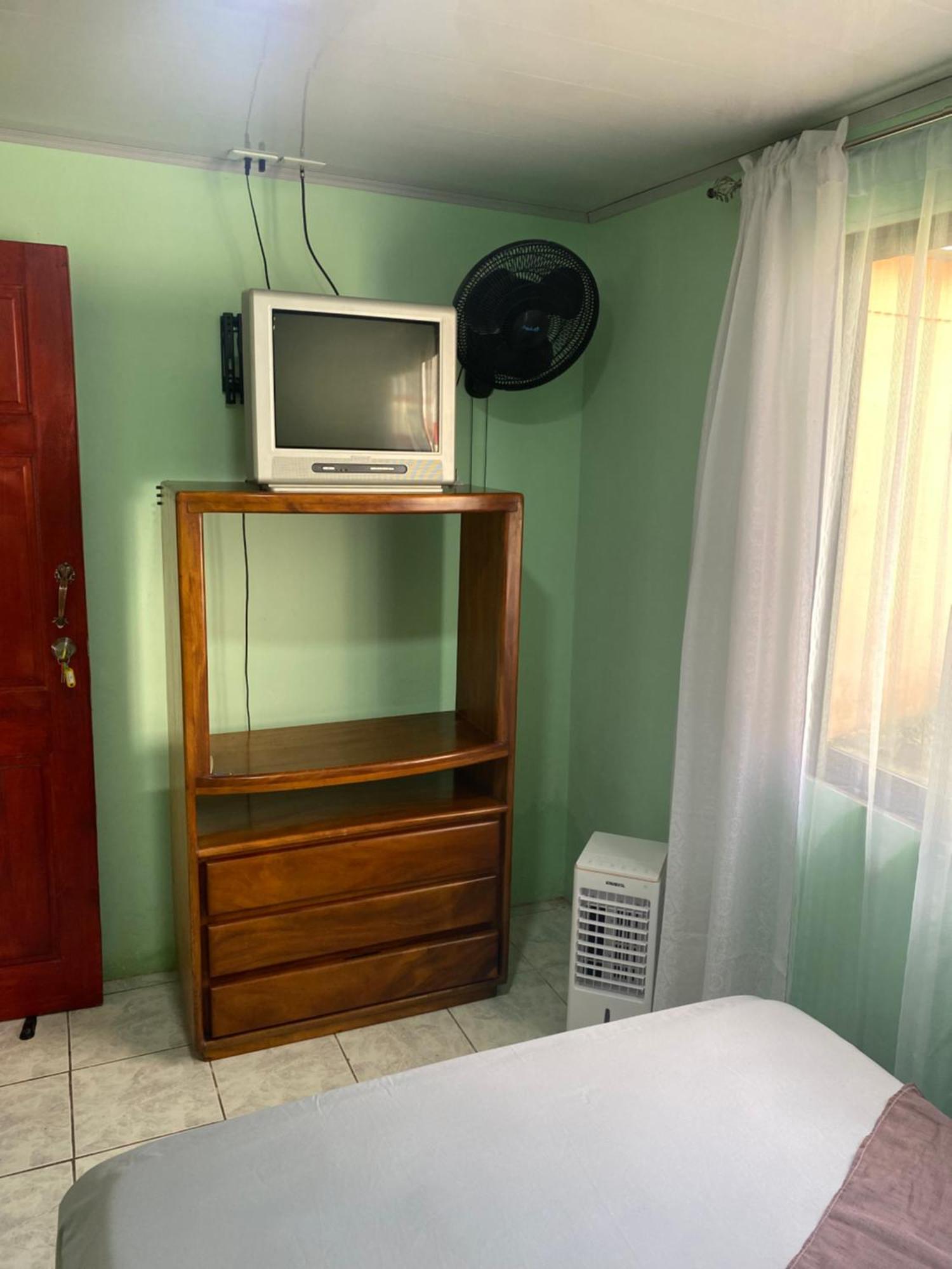 Hostel Casa Marina Puerto Limon Bagian luar foto